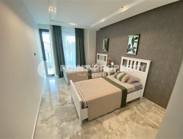 Новая двухуровневая квартира с приятным светлым интерьером, мебелью и бытовой техникой в 250 метрах от моря.-id-4493-фото-5