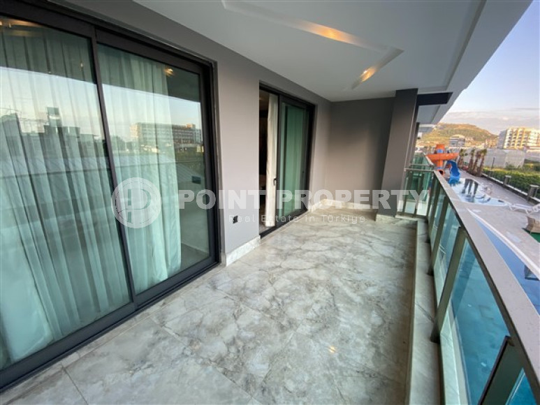 New two-level apartment with a pleasant, bright interior, furniture and household appliances, 250 meters from the sea.-id-4493-photo-10