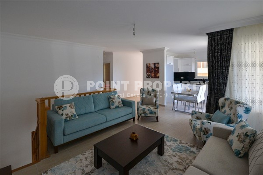 Comfortable duplex on the 3rd floor with an attic with a luxurious panoramic sea view.-id-4497-photo-2