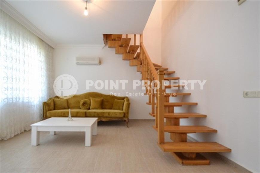 Comfortable duplex on the 3rd floor with an attic with a luxurious panoramic sea view.-id-4497-photo-7