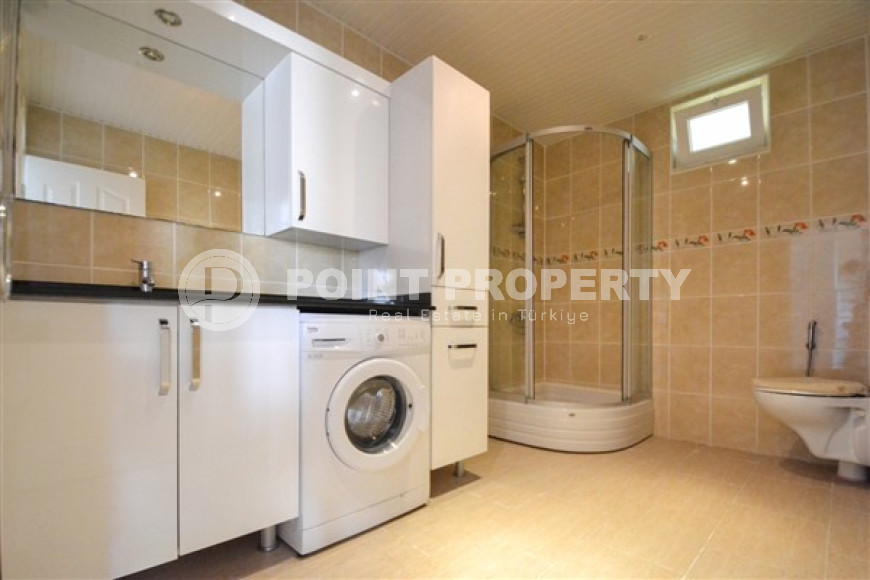 Comfortable duplex on the 3rd floor with an attic with a luxurious panoramic sea view.-id-4497-photo-12