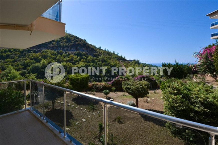 Comfortable duplex on the 3rd floor with an attic with a luxurious panoramic sea view.-id-4497-photo-14