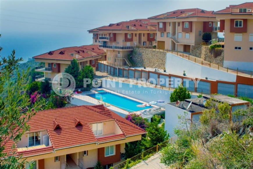 Comfortable duplex on the 3rd floor with an attic with a luxurious panoramic sea view.-id-4497-photo-17
