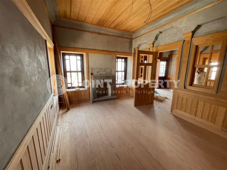 Huge three-storey villa with a total area of 480 m2 700 meters from the sea, the center of Alanya-id-4503-photo-7