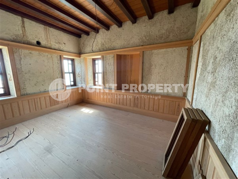 Huge three-storey villa with a total area of 480 m2 700 meters from the sea, the center of Alanya-id-4503-photo-8