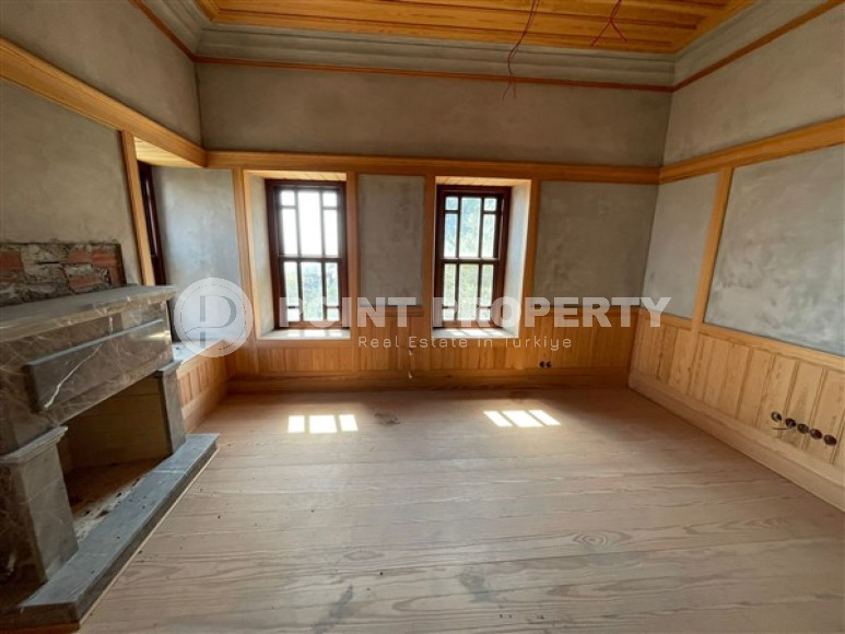 Huge three-storey villa with a total area of 480 m2 700 meters from the sea, the center of Alanya-id-4503-photo-13