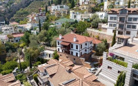Huge three-storey villa with a total area of 480 m2 700 meters from the sea, the center of Alanya-id-4503-photo-17