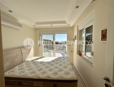 Трехкомнатная вилла 120 м2 укомплектованная мебелью. Центр Аланьи, район Тепе.-id-4504-фото-3