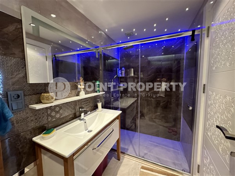 Великолепная трёхкомнатная квартира с двумя балконами и мебелью, район Оба-id-4508-фото-10