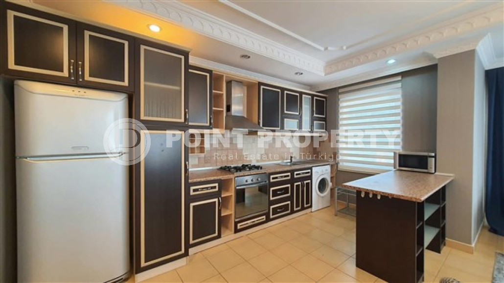 Spacious comfortable apartment in the very center of Alanya. Living area 100 m2.-id-4509-photo-4