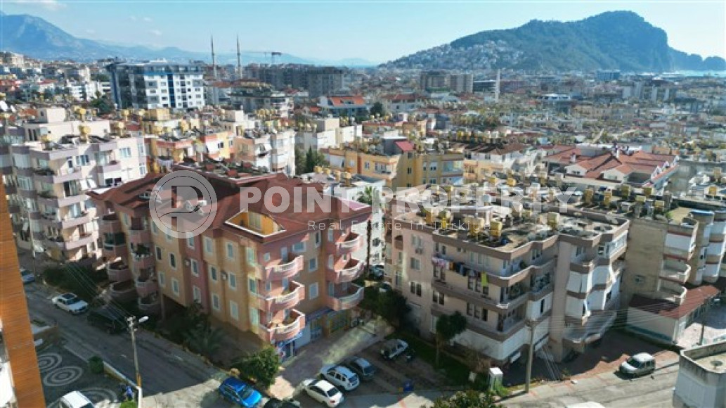 Spacious comfortable apartment in the very center of Alanya. Living area 100 m2.-id-4509-photo-12