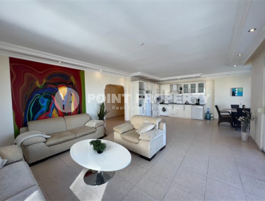 Spacious, bright apartment on the 6th floor with panoramic views of the city and the sea.-id-4513-photo-2