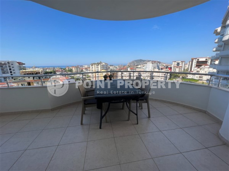 Spacious, bright apartment on the 6th floor with panoramic views of the city and the sea.-id-4513-photo-10