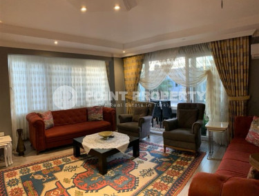 Spacious duplex on the 5th floor with an attic with the possibility of obtaining a residence permit in Turkey.-id-4515-photo-1