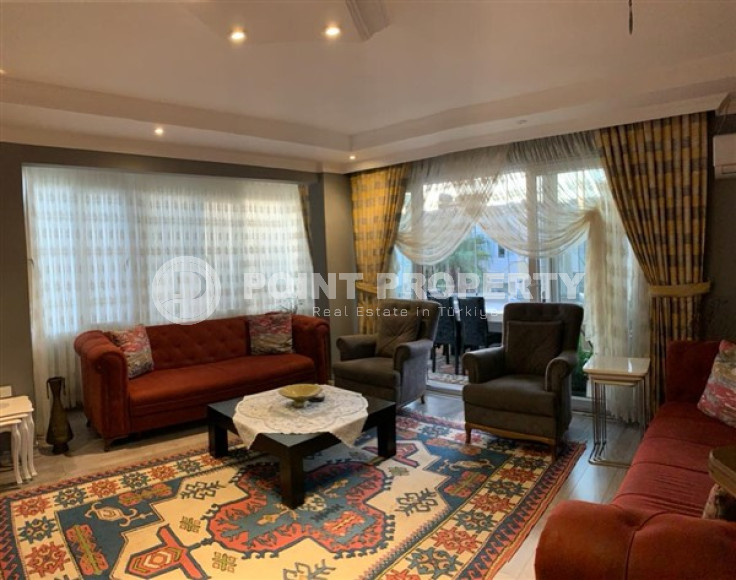 Spacious duplex on the 5th floor with an attic with the possibility of obtaining a residence permit in Turkey.-id-4515-photo-1