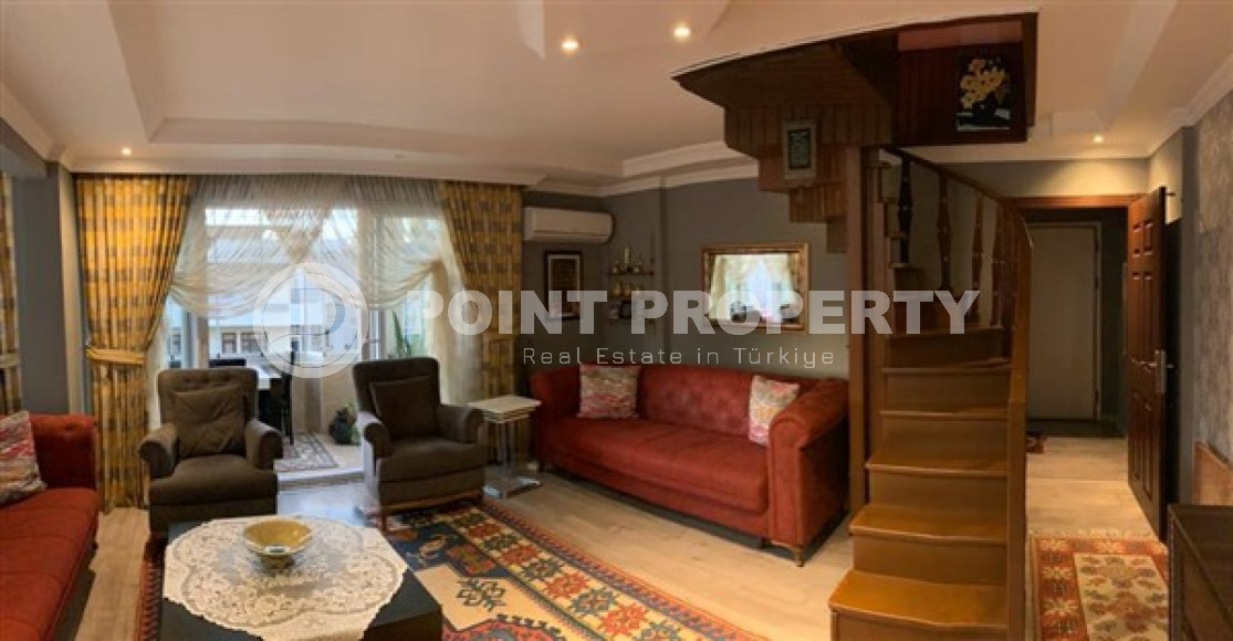 Просторный дуплекс на 5-м этаже с мансардой с возможностью получения вида на жительство в Турции.-id-4515-фото-2