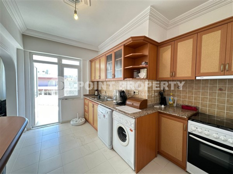 Panoramic apartment 2+1 on the seashore in the modern developed area of Mahmutlar.-id-4516-photo-2