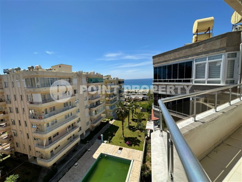 Panoramic apartment 2+1 on the seashore in the modern developed area of Mahmutlar.-id-4516-photo-10