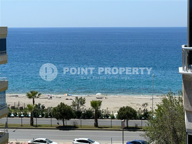 Panoramic apartment 2+1 on the seashore in the modern developed area of Mahmutlar.-id-4516-photo-11