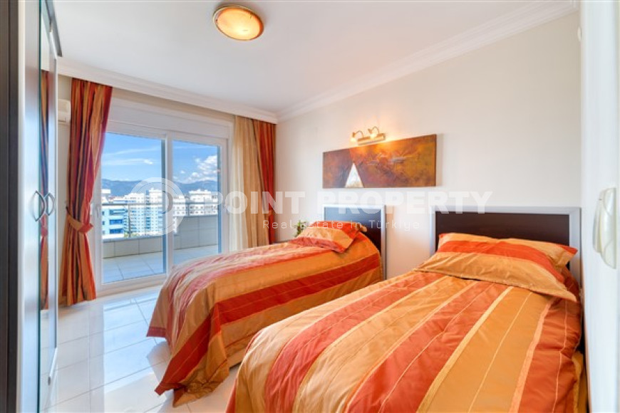 Panoramic duplex with a total area of 306 m2, on the 12th floor with an attic, 700 meters from the beach and the promenade.-id-4517-photo-6