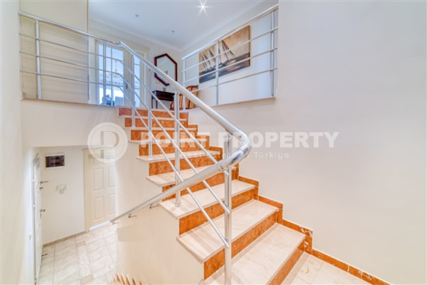 Panoramic duplex with a total area of 306 m2, on the 12th floor with an attic, 700 meters from the beach and the promenade.-id-4517-photo-7