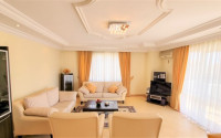 Comfortable, bright apartment in the very center of Alanya and 500 meters from the sea.-id-4520-photo-1