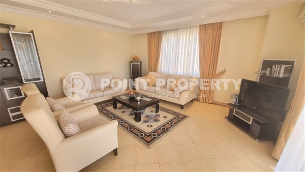 Comfortable, bright apartment in the very center of Alanya and 500 meters from the sea.-id-4520-photo-2