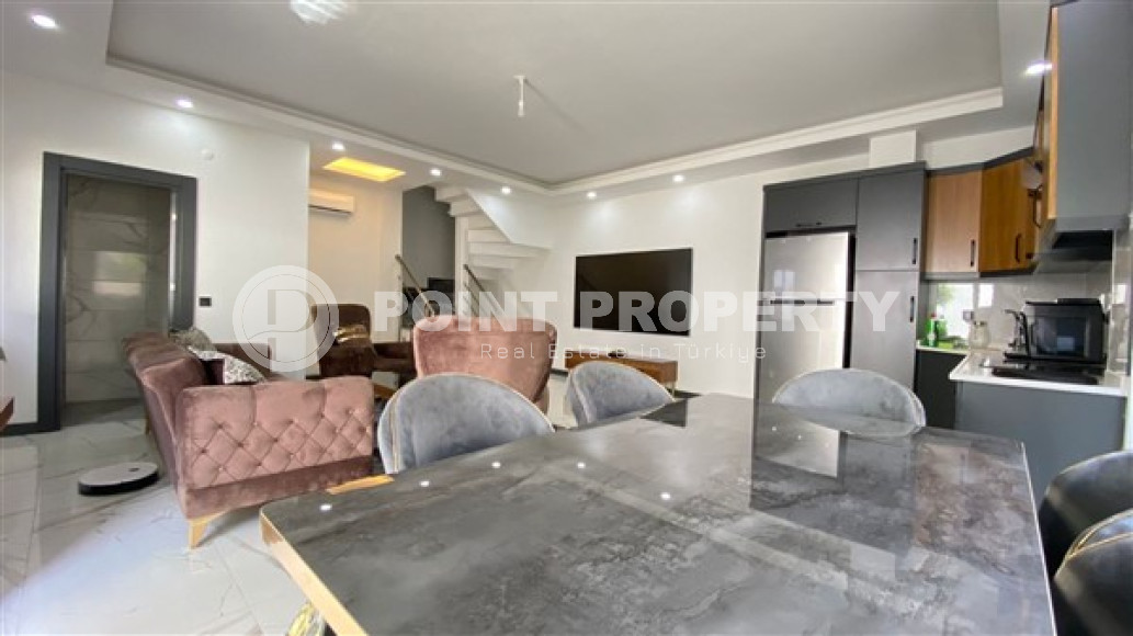 Стильная двухуровневая квартира с собственным садом в резиденции 2021 года постройки с бассейном и фитнес клубом.-id-4531-фото-4