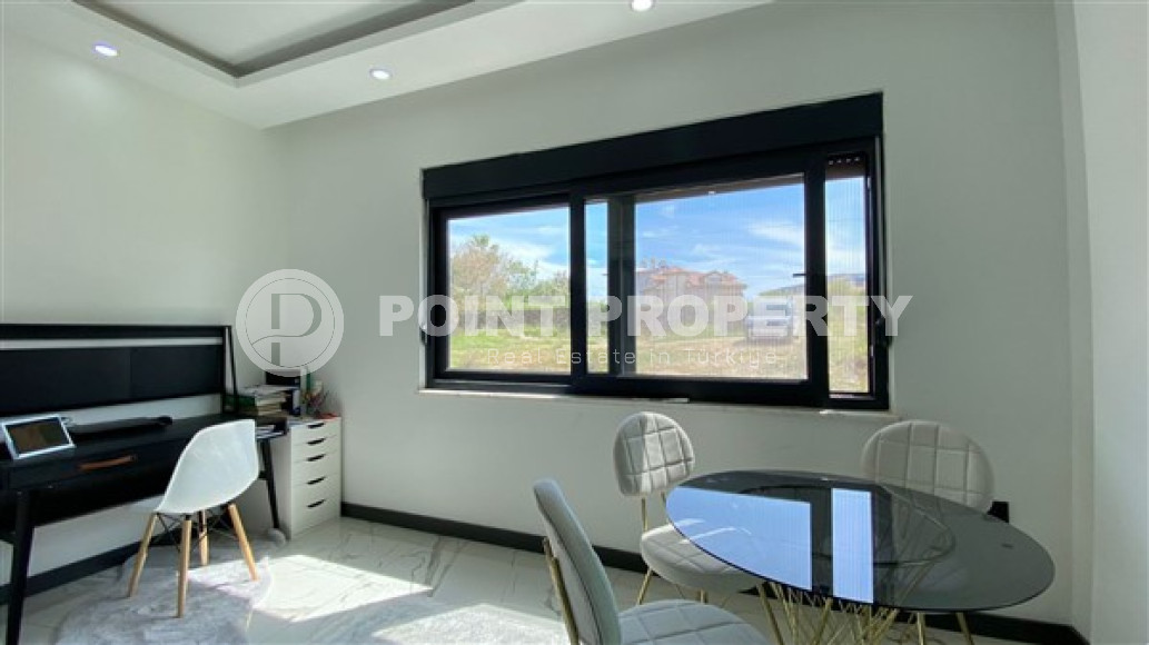 Стильная двухуровневая квартира с собственным садом в резиденции 2021 года постройки с бассейном и фитнес клубом.-id-4531-фото-9