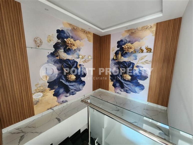 Новые двухуровневые апартаменты с дизайнерским ремонтом в центре Аланьи и в 900 метрах от моря.-id-4533-фото-4