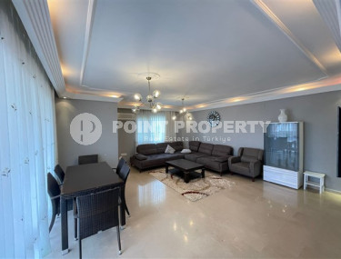 Spacious apartment with three bedrooms 400 meters from the beach and promenade.-id-4538-photo-1