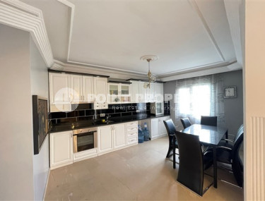 Spacious apartment with three bedrooms 400 meters from the beach and promenade.-id-4538-photo-3
