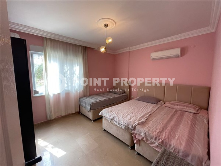Spacious apartment with three bedrooms 400 meters from the beach and promenade.-id-4538-photo-6