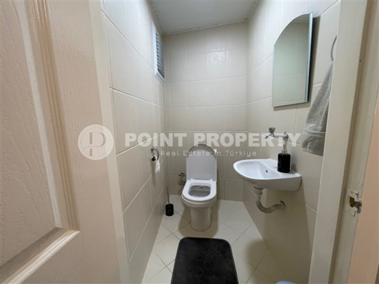 Spacious apartment with three bedrooms 400 meters from the beach and promenade.-id-4538-photo-8