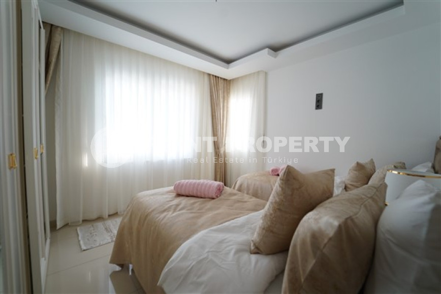 Duplex apartment 175 m2 with four bathrooms and a spacious living room, Mahmutlar district-id-4544-photo-5