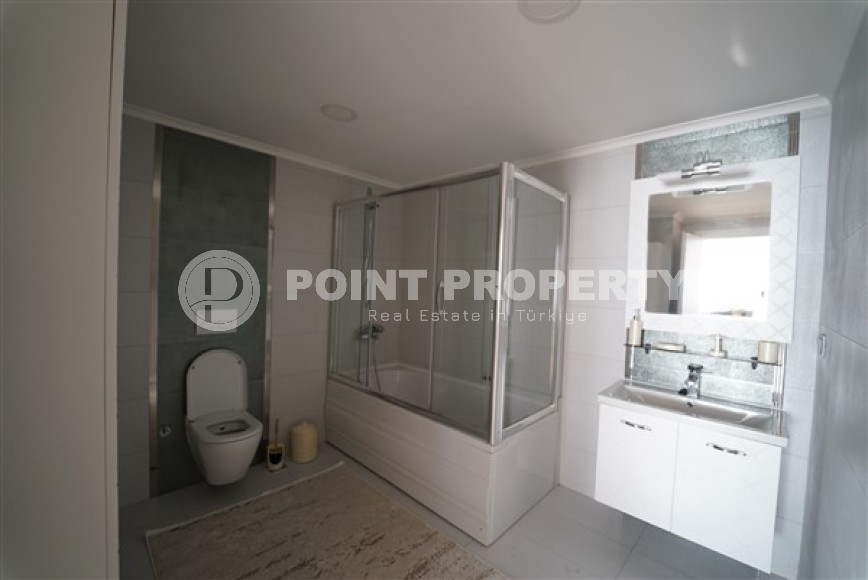 Duplex apartment 175 m2 with four bathrooms and a spacious living room, Mahmutlar district-id-4544-photo-7