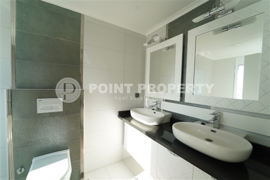 Duplex apartment 175 m2 with four bathrooms and a spacious living room, Mahmutlar district-id-4544-photo-9