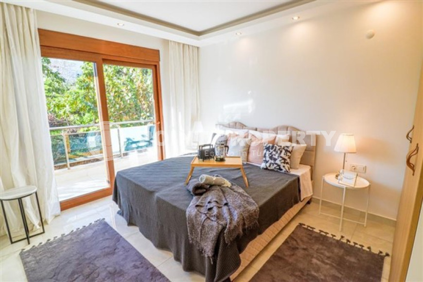 Duplex apartment with an area of 220 m2 400 meters from the sea, Kestel district-id-4551-photo-7