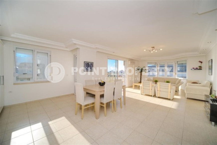 Панорамная светлая квартира 2+1, общей площадью 115 м2, на 6-м этаже в центре Аланьи.-id-4552-фото-3