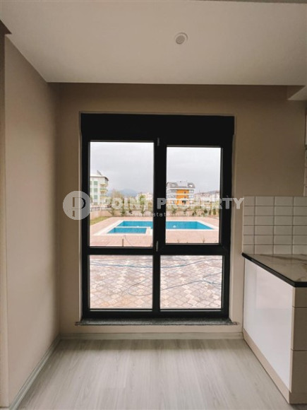 Новая квартира с чистовой отделкой на 1-м этаже в 900 метрах от моря.-id-4557-фото-4