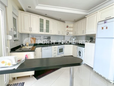 Просторная светлая квартира с тремя спальными комнатами на 7-м этаже в центре Аланьи.-id-4558-фото-5