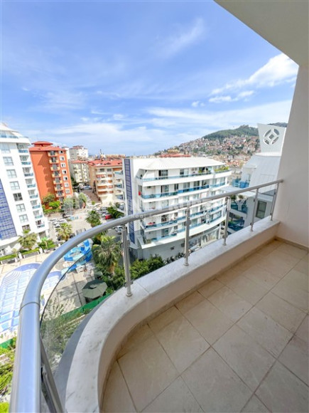 Просторная светлая квартира с тремя спальными комнатами на 7-м этаже в центре Аланьи.-id-4558-фото-14