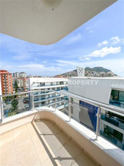 Просторная светлая квартира с тремя спальными комнатами на 7-м этаже в центре Аланьи.-id-4558-фото-15