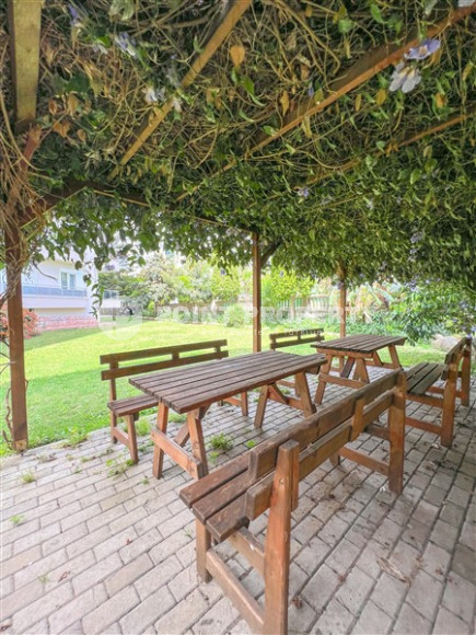 Просторная светлая квартира с тремя спальными комнатами на 7-м этаже в центре Аланьи.-id-4558-фото-17