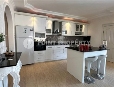 Stylish modern apartment on the 7th floor with panoramic views of the city and mountains.-id-4560-photo-2