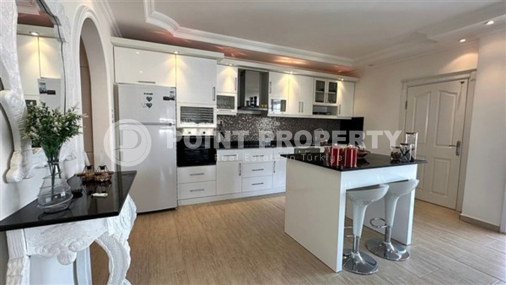 Stylish modern apartment on the 7th floor with panoramic views of the city and mountains.-id-4560-photo-2