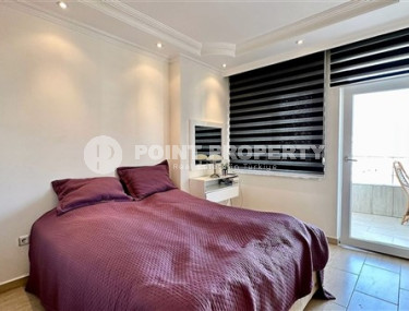 Stylish modern apartment on the 7th floor with panoramic views of the city and mountains.-id-4560-photo-4