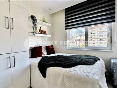 Stylish modern apartment on the 7th floor with panoramic views of the city and mountains.-id-4560-photo-5