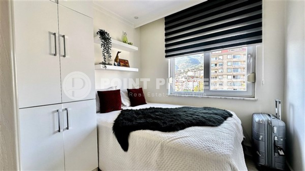 Stylish modern apartment on the 7th floor with panoramic views of the city and mountains.-id-4560-photo-5