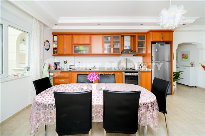 Апартаменты 2+1 с приятным светлым интерьером на 3-м этаже в центре района Оба.-id-4561-фото-5